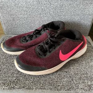 Nike Sneakers (Lightly Used)